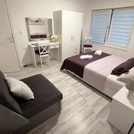 Apartman Lidija Dinjiška Екстериор снимка