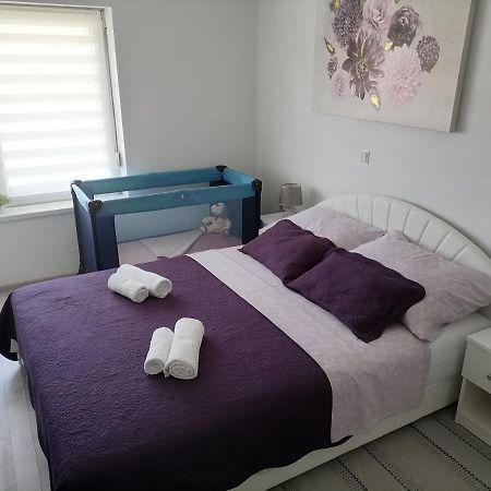 Apartman Lidija Dinjiška Екстериор снимка