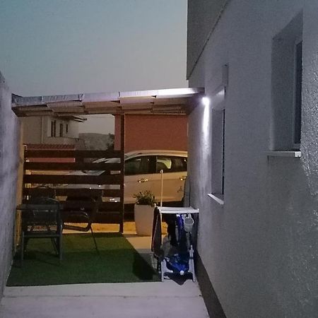 Apartman Lidija Dinjiška Екстериор снимка