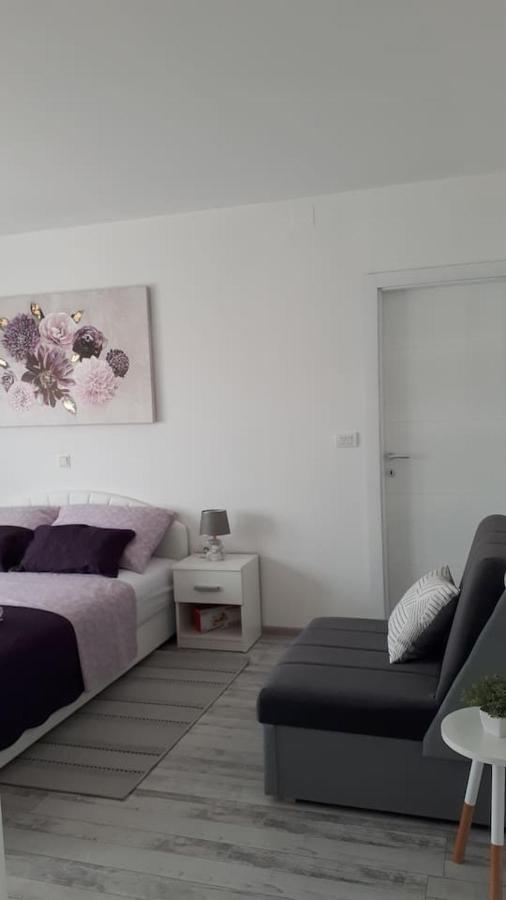 Apartman Lidija Dinjiška Екстериор снимка