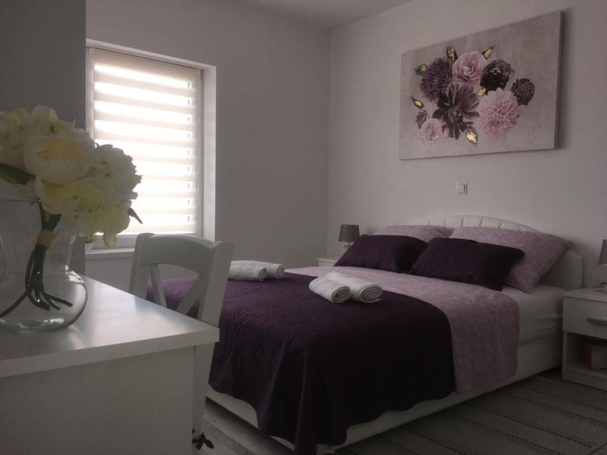 Apartman Lidija Dinjiška Екстериор снимка