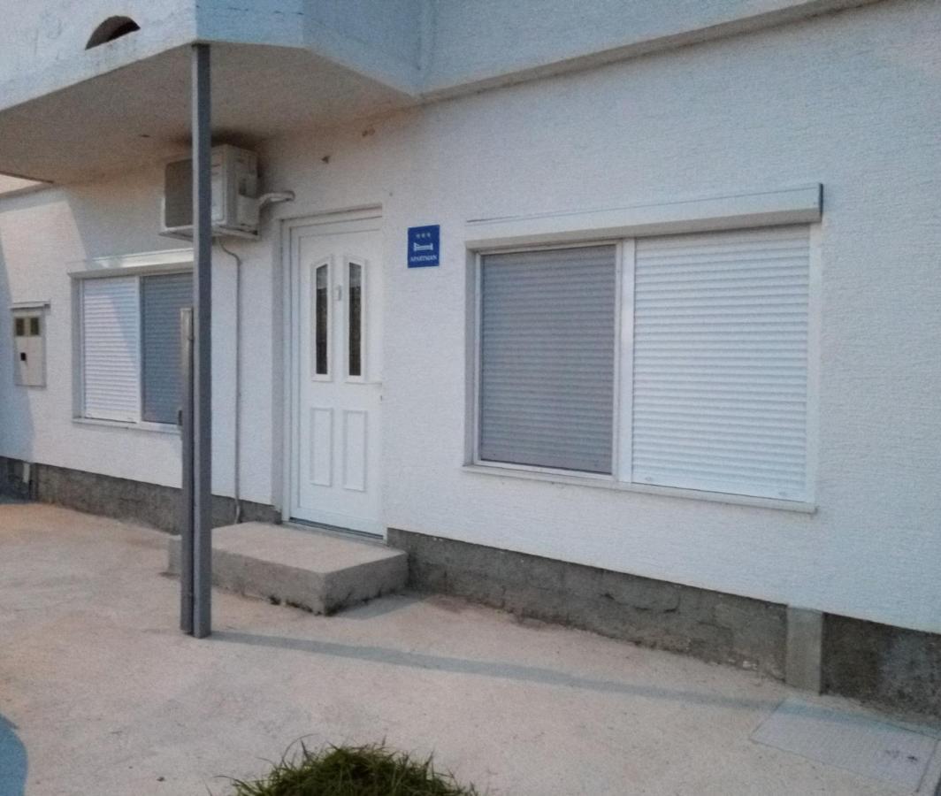 Apartman Lidija Dinjiška Екстериор снимка